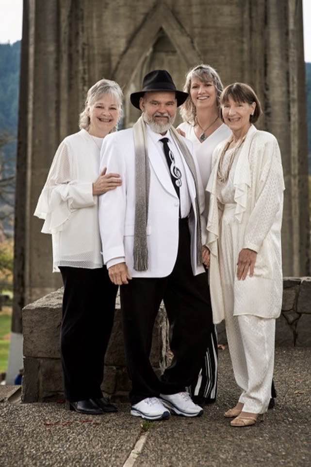 FloEventsCenter's tweet image. “Christmas on the Coast” featuring Charles Suniga, December 14th at 6:00 p.m. at the Florence Events Center. Tickets are $20 and are available at eventcenter.org