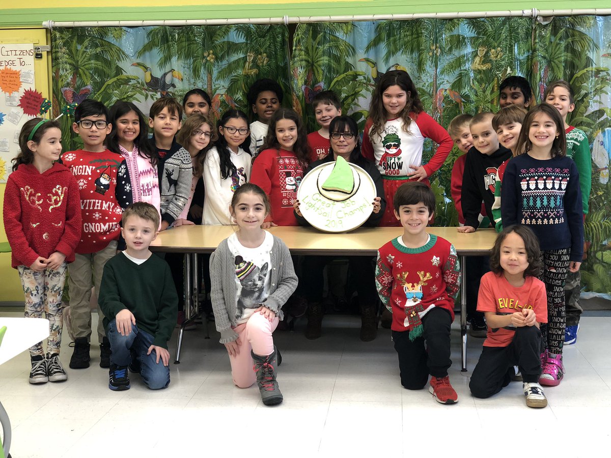 Mrs. Curran’s class celebrating their LightSail “Championship” <a href="/Jackson_Ave/">Jackson Ave School</a> #MineolaProud