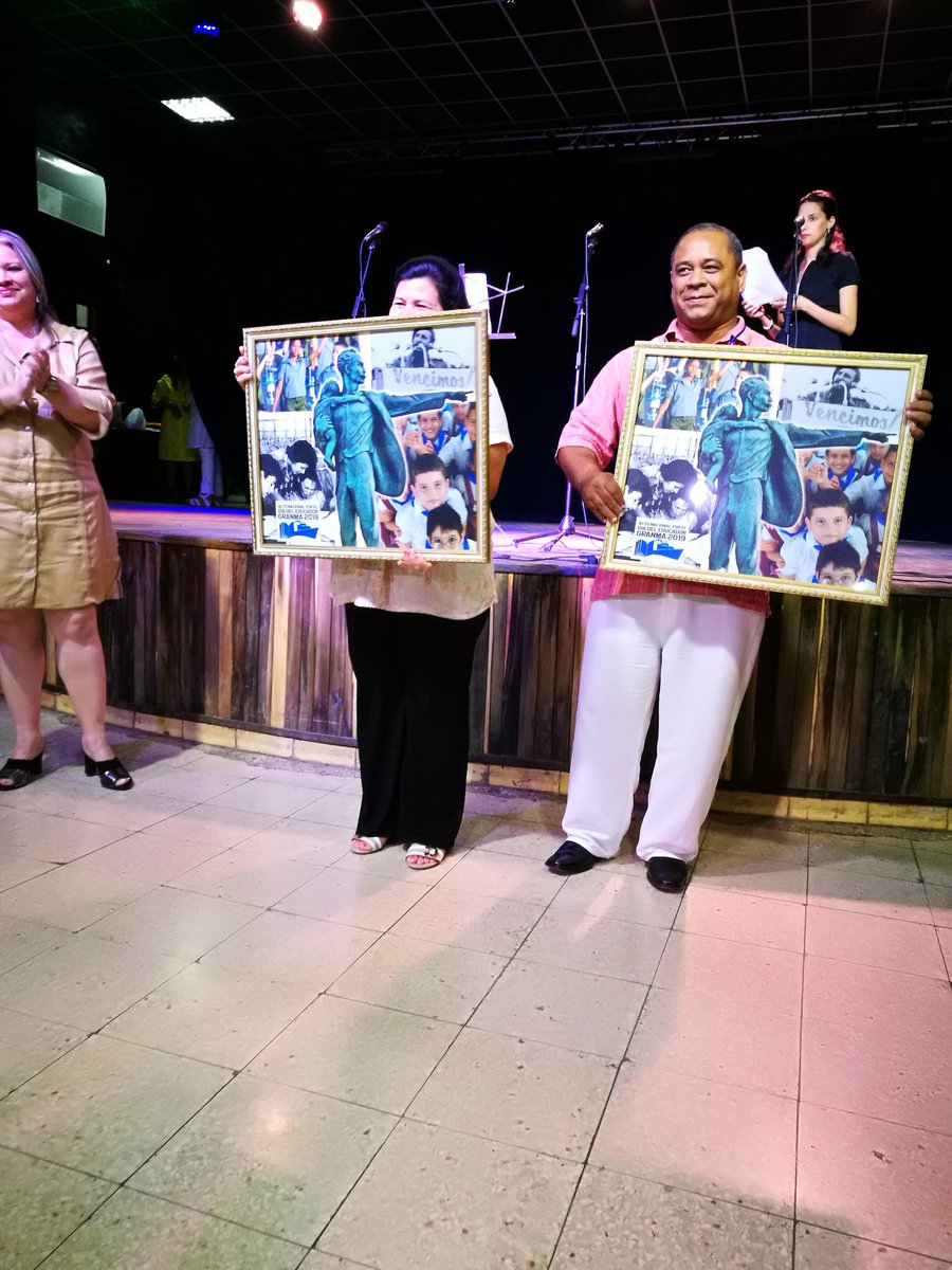 elsa_ena's tweet photo. Reconocimiento a la Escuela para niños con discapacidad físico motora  Amistad Cuba Vietnam de Santiago de Cuba, por la atención a los niños granmenses. #SomosCuba. La Educación especial, obra genuina de la Revolución. Gracias #Fidel por tu obra.@DiazCanelB
@DrRobertoMOjeda https://t.co/fPHSDzh2mg