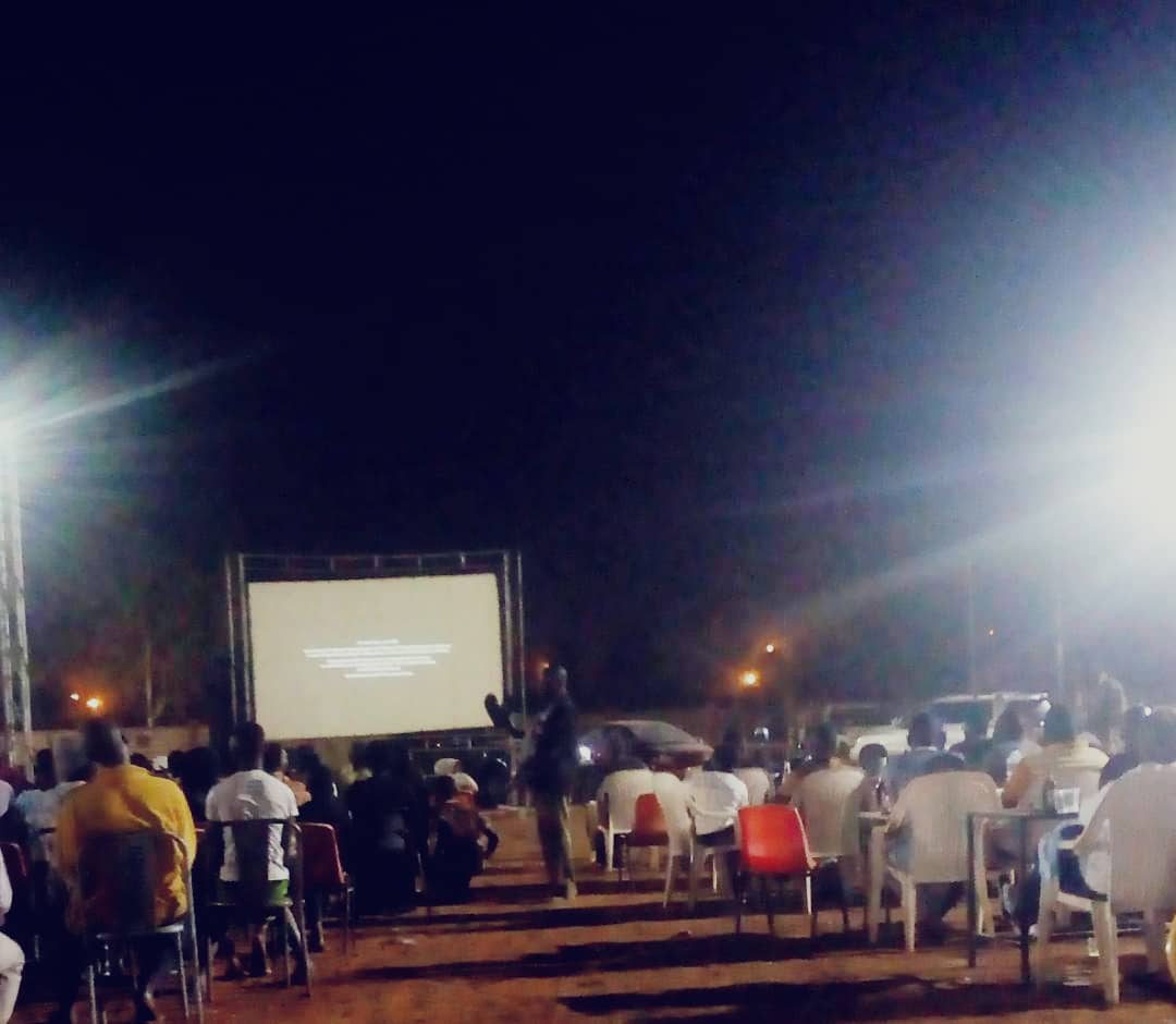 #CDL2019 #VillageDuFestival

A l'issue des échanges entre lnoussa Baguian, réalisateur du film Fragile Espoir, avec les #Villageois, place à "On A Le Temps Pour Nous" de Kathy NDiaye

Son film relate le parcours citoyen de <a href="/smockey_abazon/">smockey</a>

#PourquoiLaDémocratie #BurkinaFaso 🇧🇫