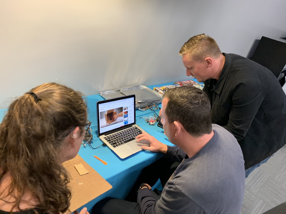 WillowsSchool's tweet photo. At The Willows, we encourage and promote professional development! Here a few of our teachers attending @garystager Coding & Physical Computing Masterclass @WillowsSchool!
#garystager #willowscommschool #birdbraid #edtech #microbit https://t.co/RlevqktIqF