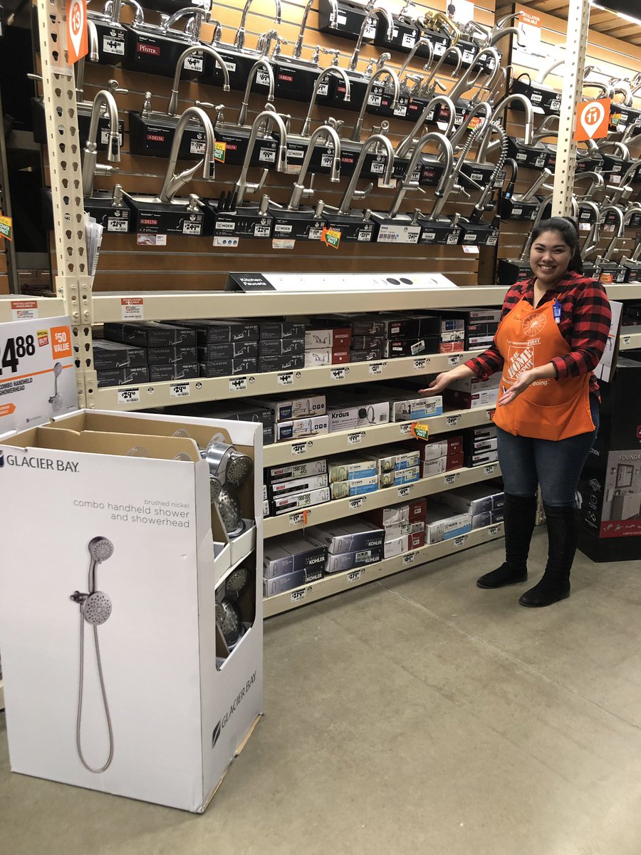 Ms. Jackie  Plumbing/29 DH with Elle and Mark appliance specialist showing us what SOS is all about. Great shelf maintenance and packing out! @hd6804 <a href="/KenLinderHD/">Ken Linder</a> <a href="/Daniellemhaynes/">Danni Haynes</a> <a href="/stevejohnsonhd/">Steve Johnson</a> <a href="/Maryj1016/">Mary Alice Jimenez</a>