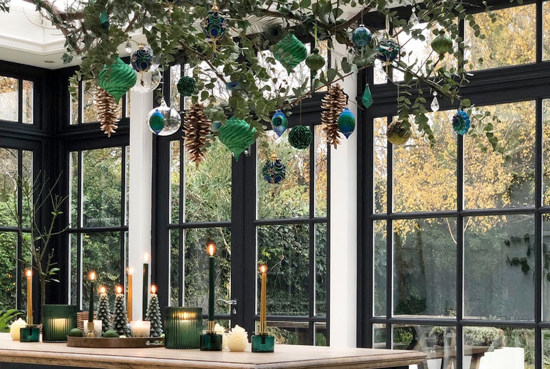 Laura Ashley tweet media