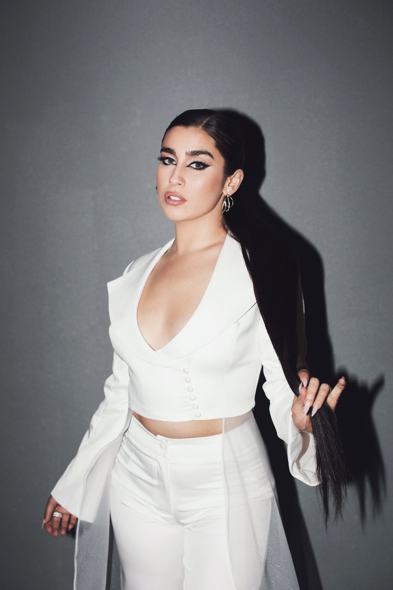 LaurenJauregui's tweet photo. Thank you @billboard for having me at last night’s #WomenInMusic event! I’m always grateful to be in spaces surrounded by such powerful, ground shaking, unapologetic, beautiful, talented women. Last night was a dream and honor to be a part of. ✨ https://t.co/Vg6hgYiPQf