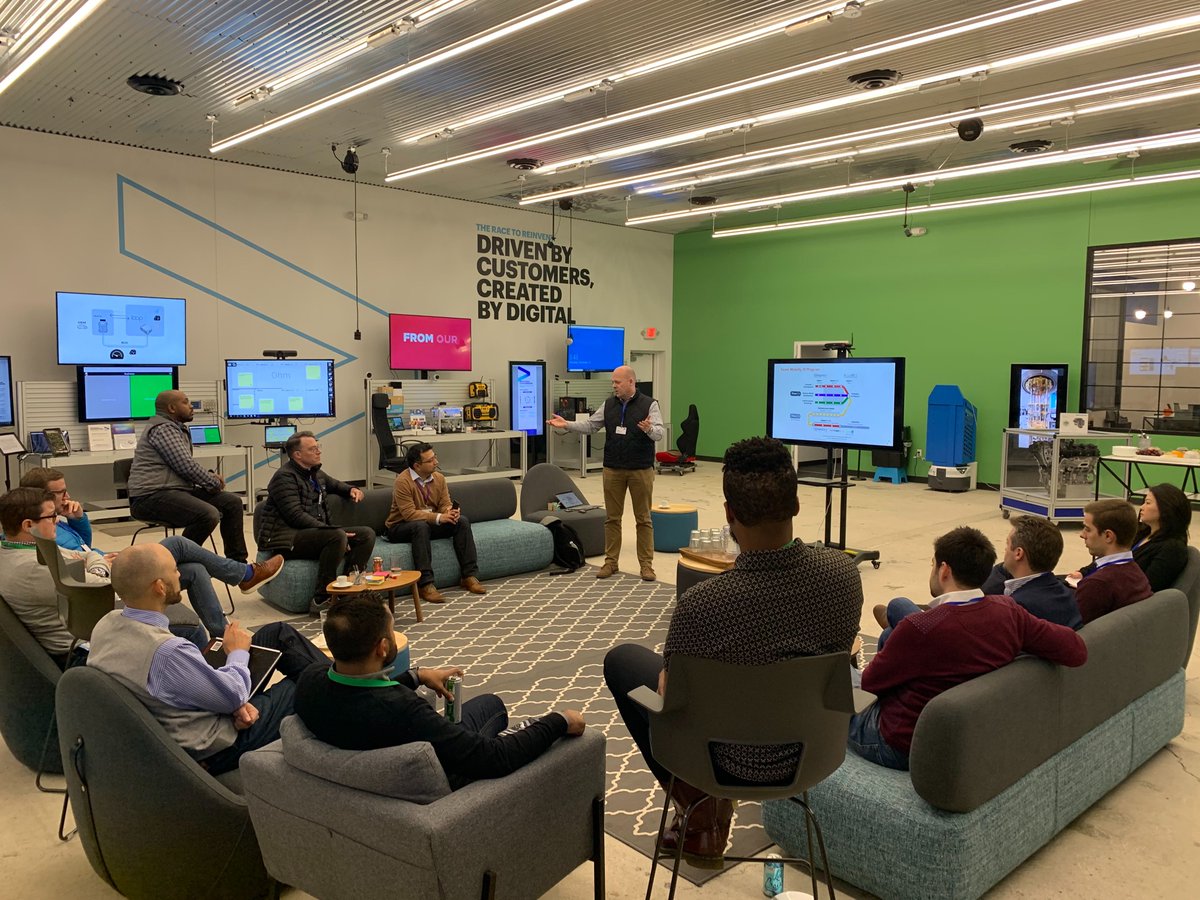 IZIRepair did part of a great roundtable with <a href="/Accenture/">Accenture</a> Digital team and <a href="/sente_link/">Sente Ventures</a> Mobility III cohort in #Detroit. Amazing experience in #Michigan so far.
#mobility #connectedvehicle