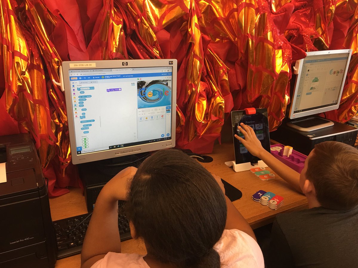 heidikeairns's tweet image. Thursday’s #HourOfCode ⁦@FieldElementary⁩ #JCPSIT3 #JCPSCODES #LLLL #jcpslibraries