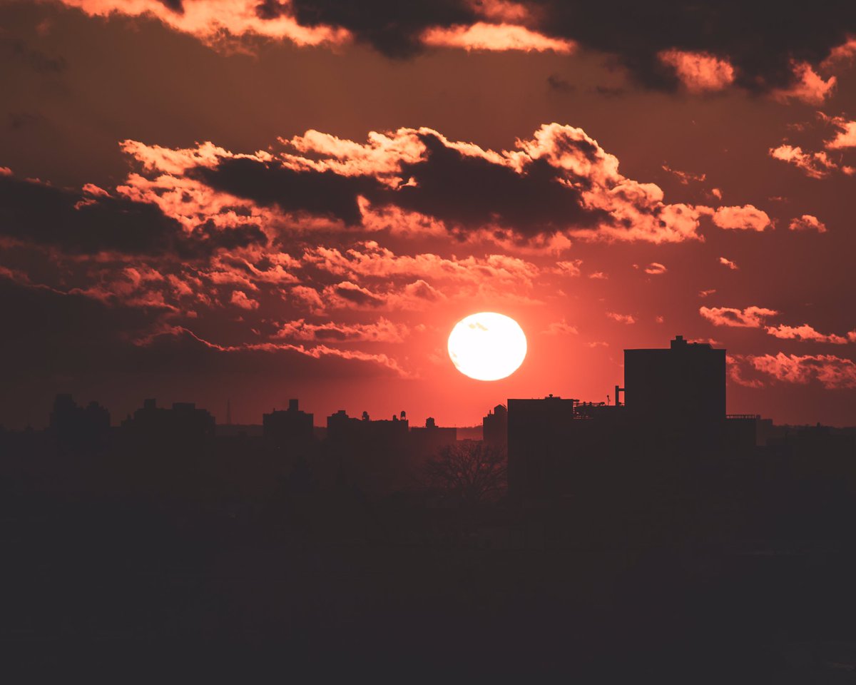 bypapijuan's tweet photo. Sunsets in Queens 📍
The Weekend is Upon Us.
Be a Safe, Have Fun, Be Happy!
#nyc #manhattan #newyorkcity #brooklyn #newyorker #instagramnyc #nj #bigapple #newyork_instagram #nbc4ny #made_in_ny #wtc #what_i_saw_in_nyc #newyorknewyork #nypix #skyline #sunsetphotography https://t.co/JQ8JiMXaSJ