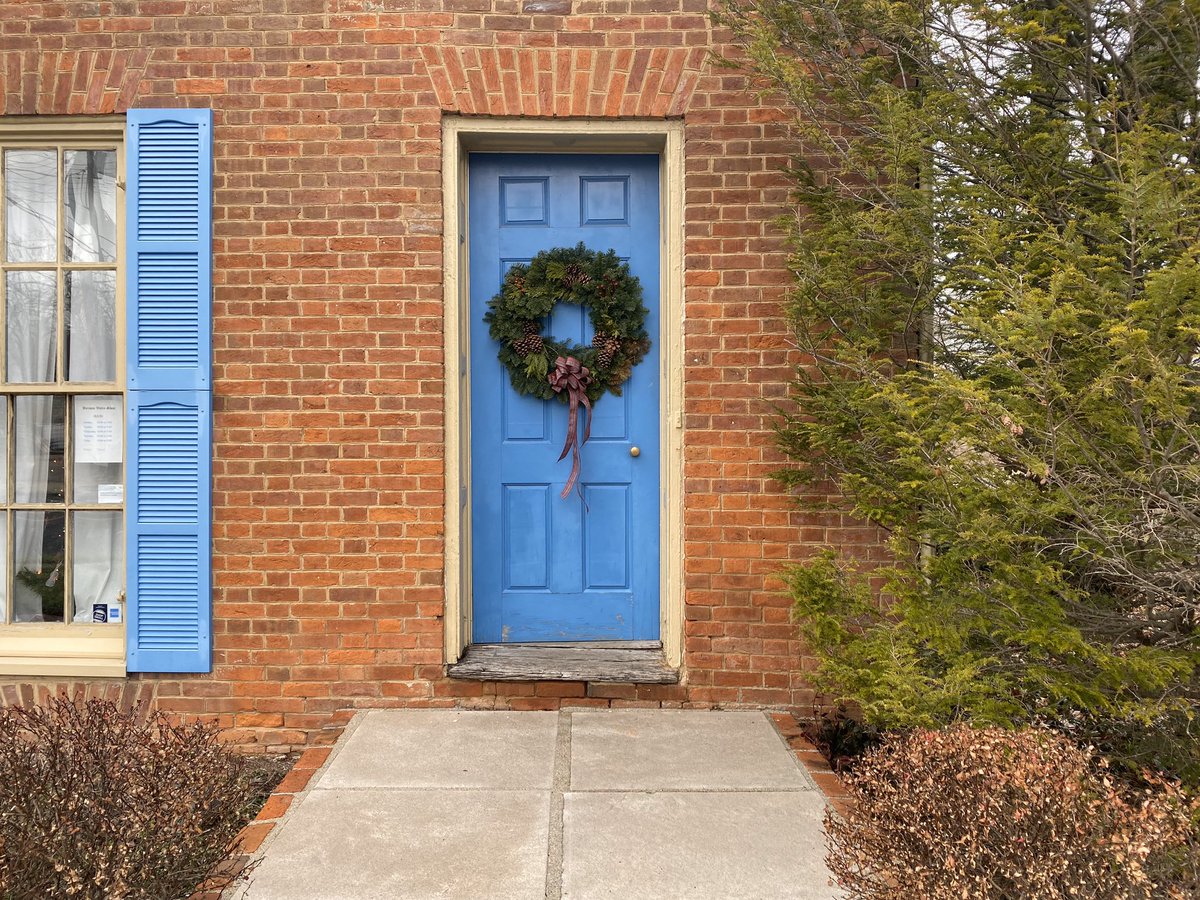 Stop in this weekend to shop our holiday sale! 🎅🏼🎄🎁