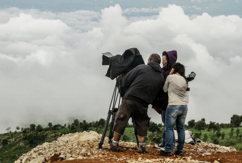 Filmmakers seek to create a guide on shooting #films in #Oaxaca. They want to show how to film in the mostly #indigenous communities in a responsible way, involving the residents and avoiding exploitation &amp; the reinforcement of stereotypes. 
📰 educaoaxaca.org/buscan-cineast… #Mexico