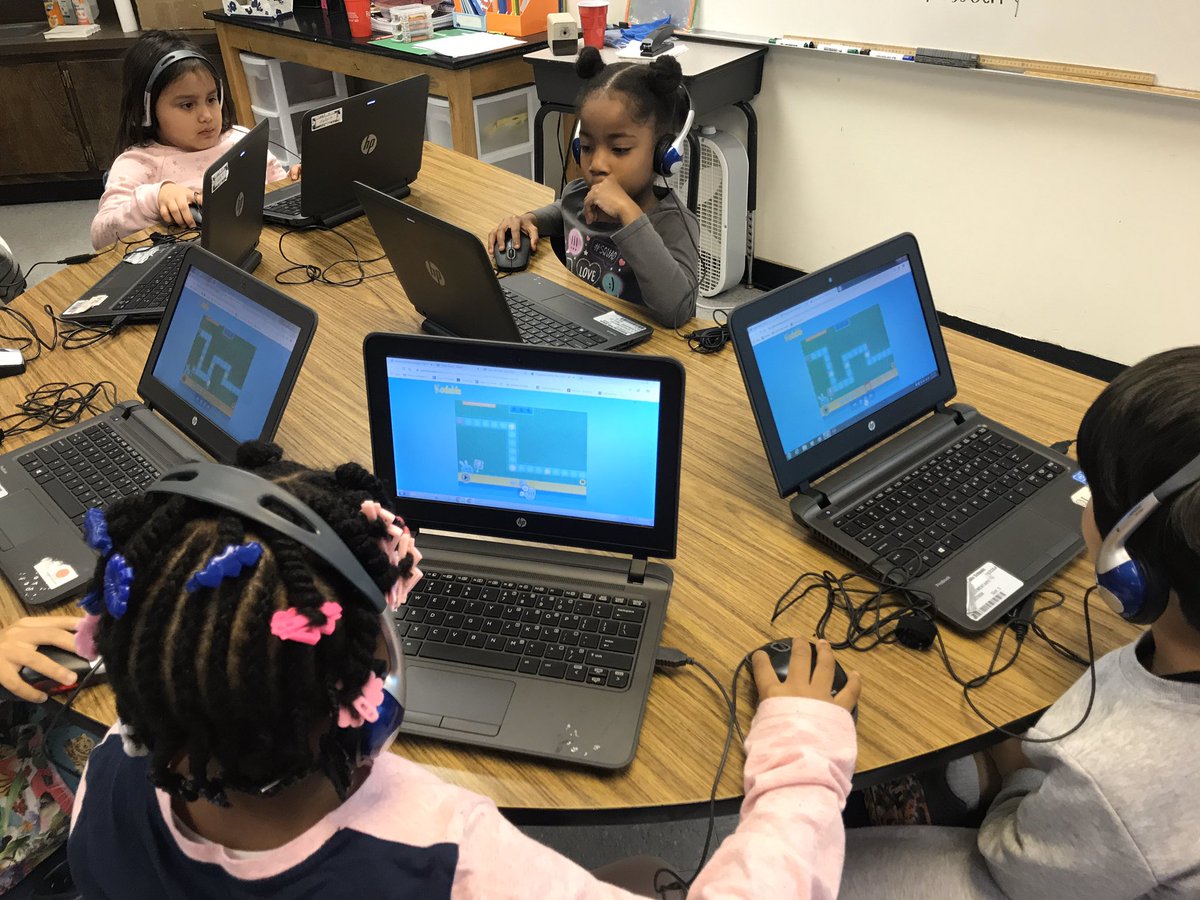 LenardITC's tweet image. I can almost hear Ms. Robinson‘s kindergartners’ minds turning as they progress through each level of @kodable! 💓 #HourofCode #CodeRPS #FisherFlamingos #WeAreRPS @RVAITRTs @RPS_Schools