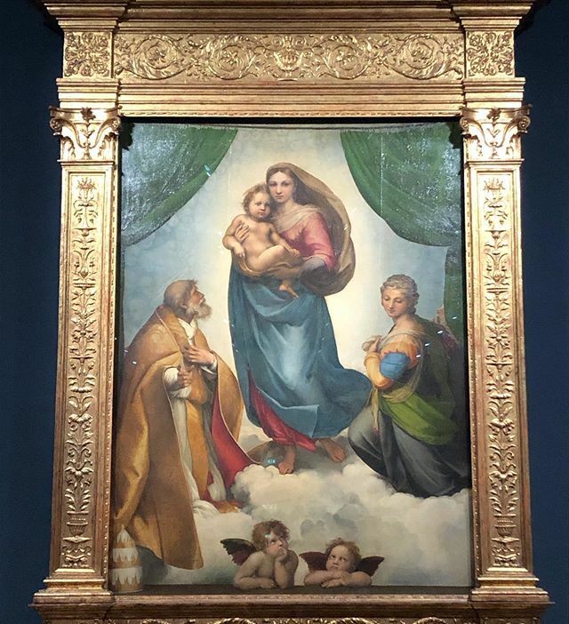 kcgalitz's tweet photo. Raphael, Sistine Madonna, 1512. Co-starring the most popular cheruben in art history! #raphael #sistinemadonna #dresden #gemaldegaleriealtemeister #renaissance #upstagedbycherubs https://t.co/NpkcEocXXK https://t.co/0osEyqF07N