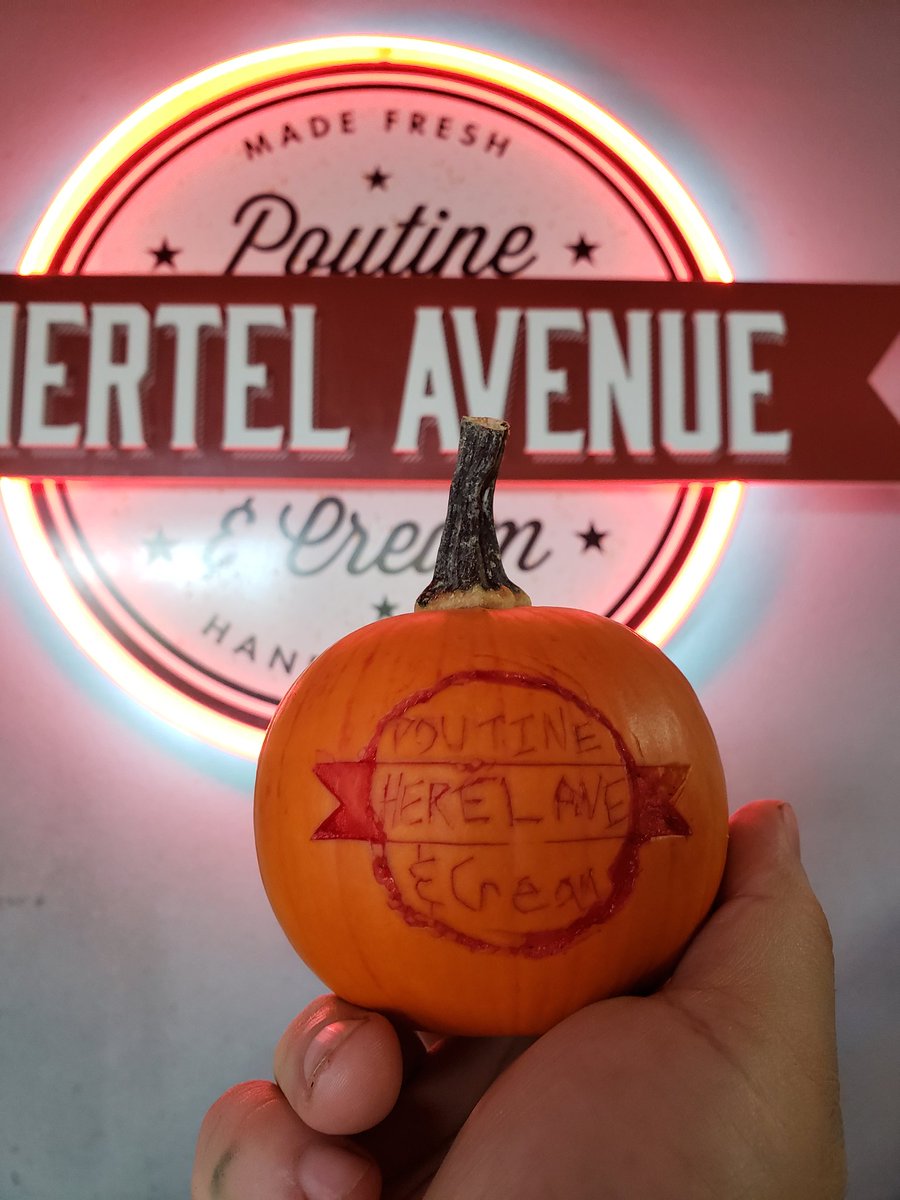 #Buffalo #hertel #hertelpoutineandcream