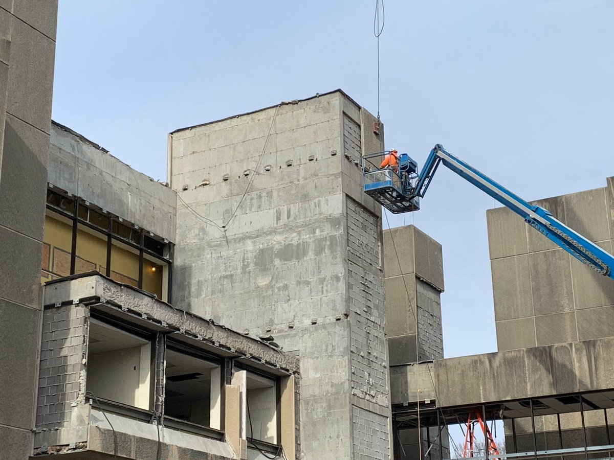ButlerCareer's tweet photo. Construction continues on @butleru’s $100 million sciences expansion, taking over both Gallahue Hall and Holcomb Building. #butleru #butlerbeyond #butlerbeyond2020 #godawgs #🐶 https://t.co/9CfR09A85O