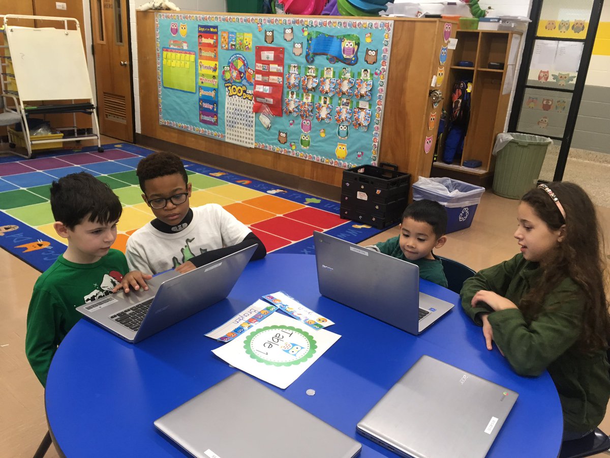 DianaMontalto1's tweet photo. Kindergarten loved participating in Hour of Code today! Thank you to MOHS students and @dauchert2210 for working with us! #MOTSDhourofcode2019 @kristymc24 @Jen1Curry @NicoleMusarra @MOSandshore https://t.co/xTvIVWRfks