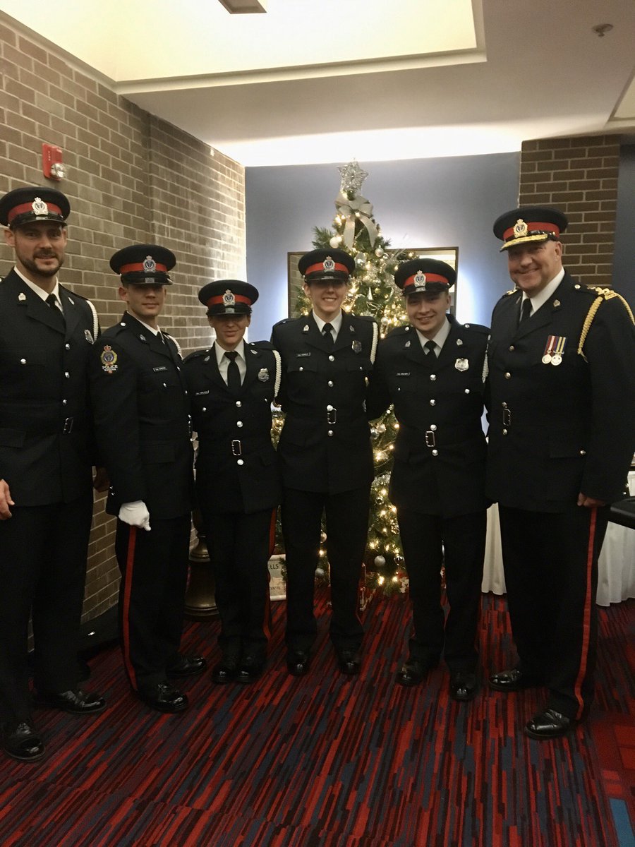 evanbrayshow's tweet image. Congratulations to the @reginapolice  newest recruits! (L-R) Cst. Graham Borne (Training Officer), Cst. Isiah Dawson, Cst. Cassandra Carlson, Cst. Katie Hungle and Cst. Trent Walker.  Congrats and welcome to our service! #brightfuture #hardworkpaysoff