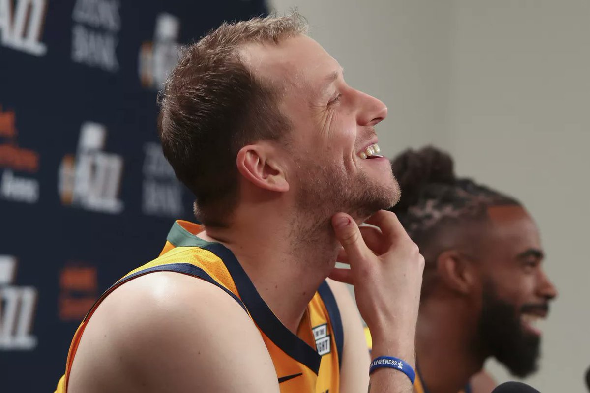 RadioCleon's tweet photo. Before you head out for the weekend, check out the latest #jazznotes podcast w/@SFarnsworthKSL and I. We talk about Joe Ingles aggressive play, passing the ball and how the #utahjazz could tinker with their lineup due to Ingles improved play. #TakeNote
https://t.co/qqGBzgFmDY https://t.co/p9gJBkGZV0