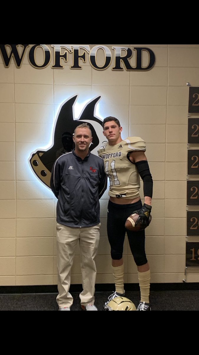 GarrettVernon7's tweet photo. I would like to thank Coach Conklin, Coach Brown, and Coach Lang for an amazing visit today. I was honored to receive a full scholarship offer from Wofford College! #onebeat #bringthejuice #woffordfootball https://t.co/JvBb74C4yj