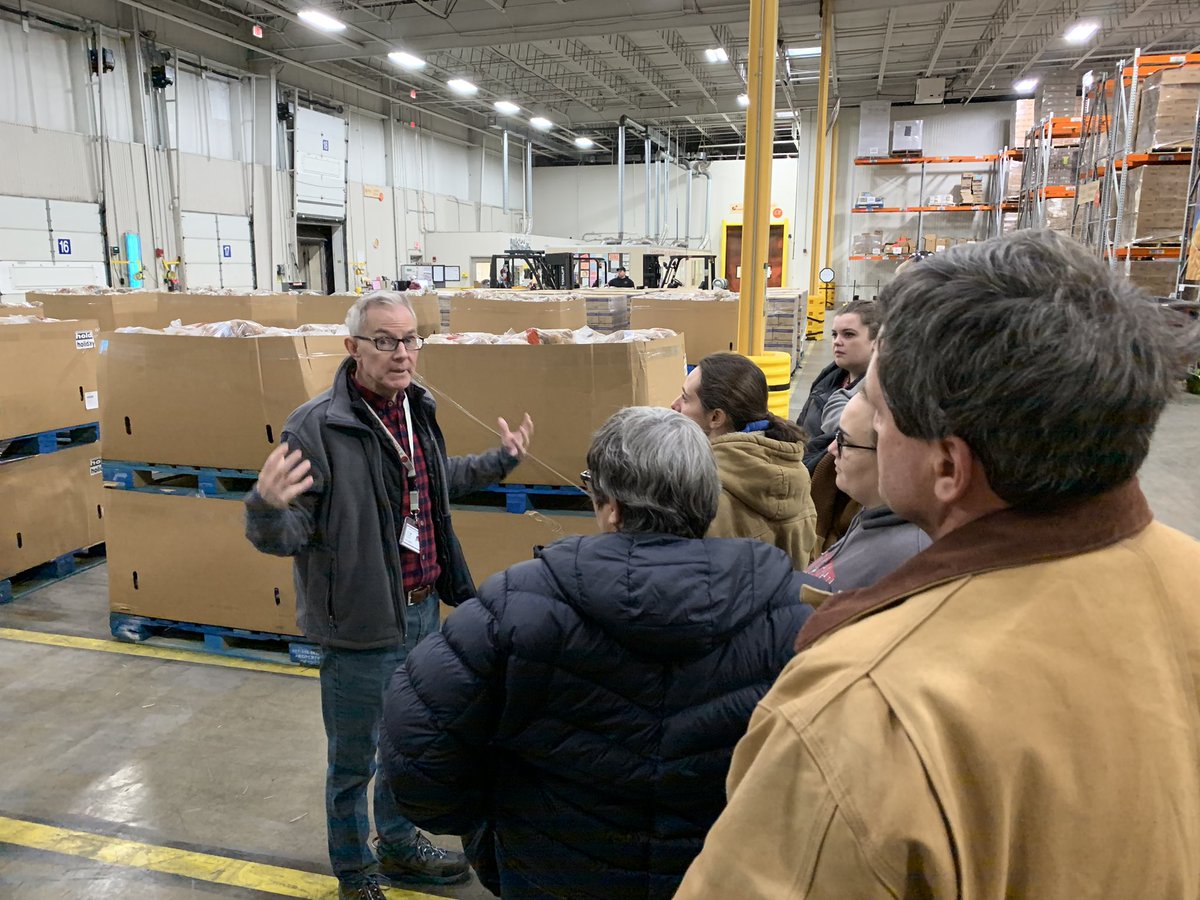 DeweyMann309's tweet photo. @CFAES_OSU #Waterman, including @osuansci #Dairy and @OSUEFranklin staff, spent the morning at @Mid_OHFoodbank. Great tour from VP Operations #DaveDaniel, and fun working beside @AEPOhio staff! https://t.co/Q37VFGi9CI