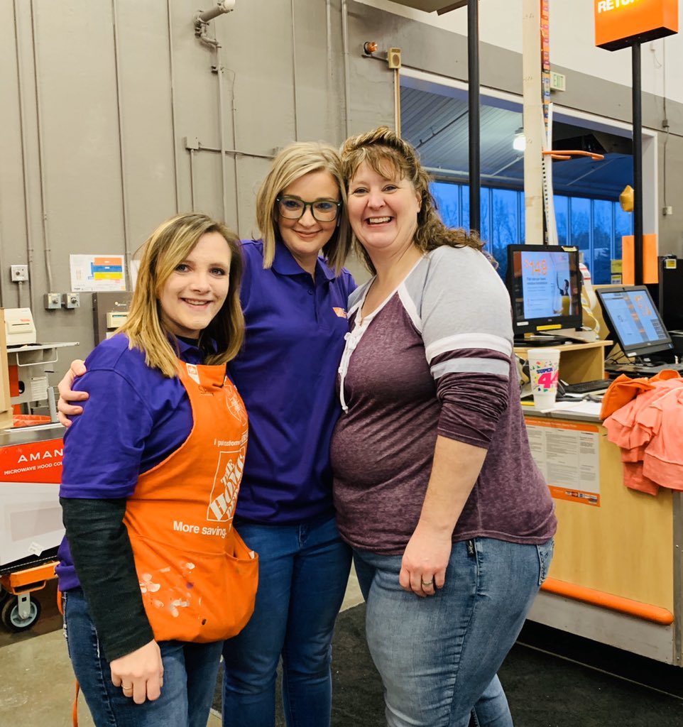 JennHDFES2732's tweet photo. #purplelightup #store2732 @HomeDepot @ejb2747 @197HD @MShurlow https://t.co/SSlOoGCSXa