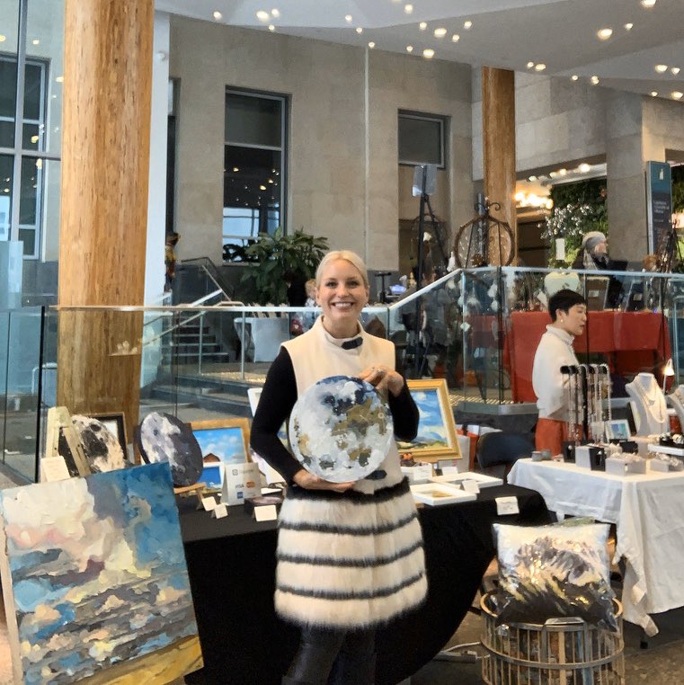 artSWC's tweet photo. Only a couple hours left for the #AlbertaBranded Winter Market @LegAssemblyofAB - stop by and support some amazing and talented #Alberta #artists #yeg #yegarts #yegartist #originalart #AbLeg #fineart https://t.co/Jc30iU8uvn
