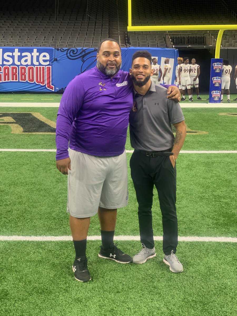 OG_NOE_504's tweet photo. I’m so proud of my son, I love this young man. The name “ELLIS” will forever be legendary. #LikeFatherLikeSon #ItsInUs💉 https://t.co/oKiPziXb3Q