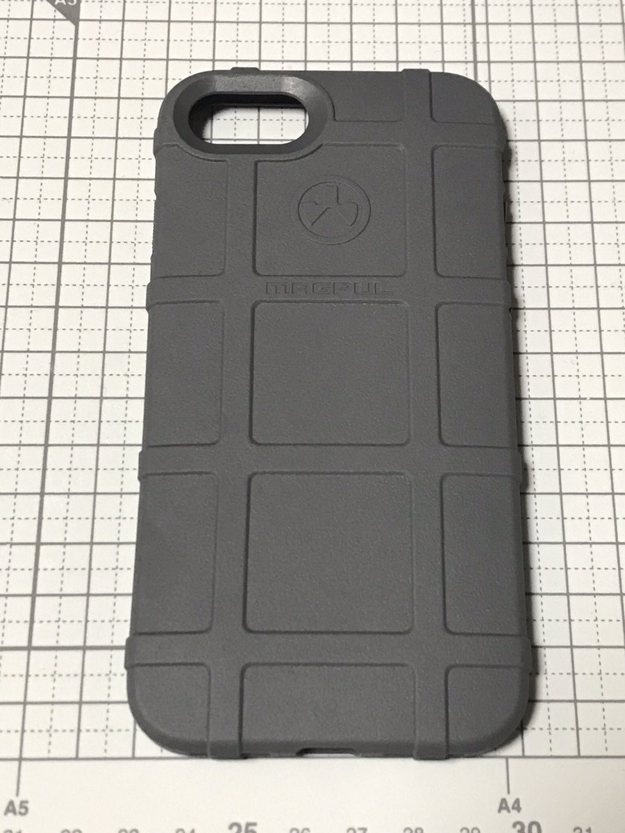 XolxloX's tweet photo. だいぶヘタってきたのでスマホケースを交換しました。
結局ただの色違いだけど今回は推しの髪色と同じ感じにしてみました←
なんだかんだでMAGPULが手に馴染むわ
流石は銃器メーカー
3枚目閲覧注意(約2年使用)
#スマホケース 
#MAGPUL
#fieldcase https://t.co/z0q6fyXMnP