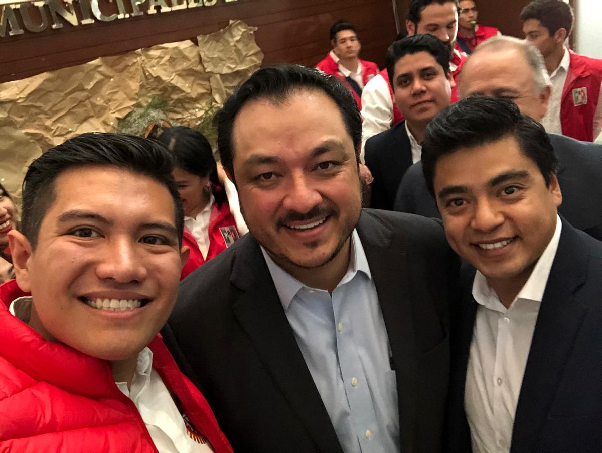 CTMPuebla's tweet photo. Nuestro Comité Ejecutivo Estatal @CTMPuebla 👷🏼‍♂👷🏼‍♀ Cumpliendo con Diferentes Actividades ✅🇲🇽 ✅🇲🇽 ✅🇲🇽✅ 🇲🇽  #UnidadYTrabajo #SoyCTM @leobardosoto @LeoSotoCTM @javier_islas @arturo_sotom  @SoyAlexSaavedra #FlorentinoBarrientos https://t.co/hwDJdPyreh