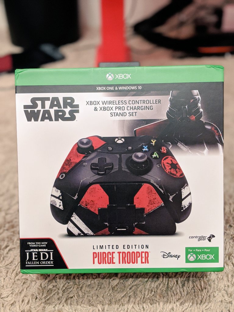 ChilledChaos's tweet photo. So @Xbox sent over a cool little surprise today! Thanks guys <3

But in the spirit of the holidays let's give this one away! RT this tweet and leave a comment of your favorite Star Wars quote and I'll pick a winner tomorrow morning. 

Must be following so I can DM! https://t.co/2A3khNvZPV