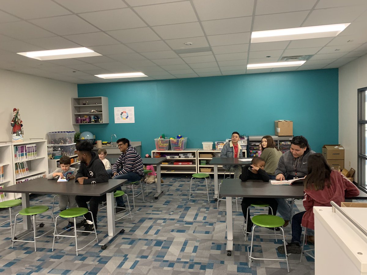 VCooperITS's tweet photo. I had the PRIVILEGE to join @MsFoxLHS and her exceptional group of @lisdcte #childdevelopment classes on a field trip for @uttylerpatriots principal internship hours. Her students went to @ValleyRidgeES to read a π they specifically created for a sweet kindergarten student. https://t.co/6cXO0QwpMf