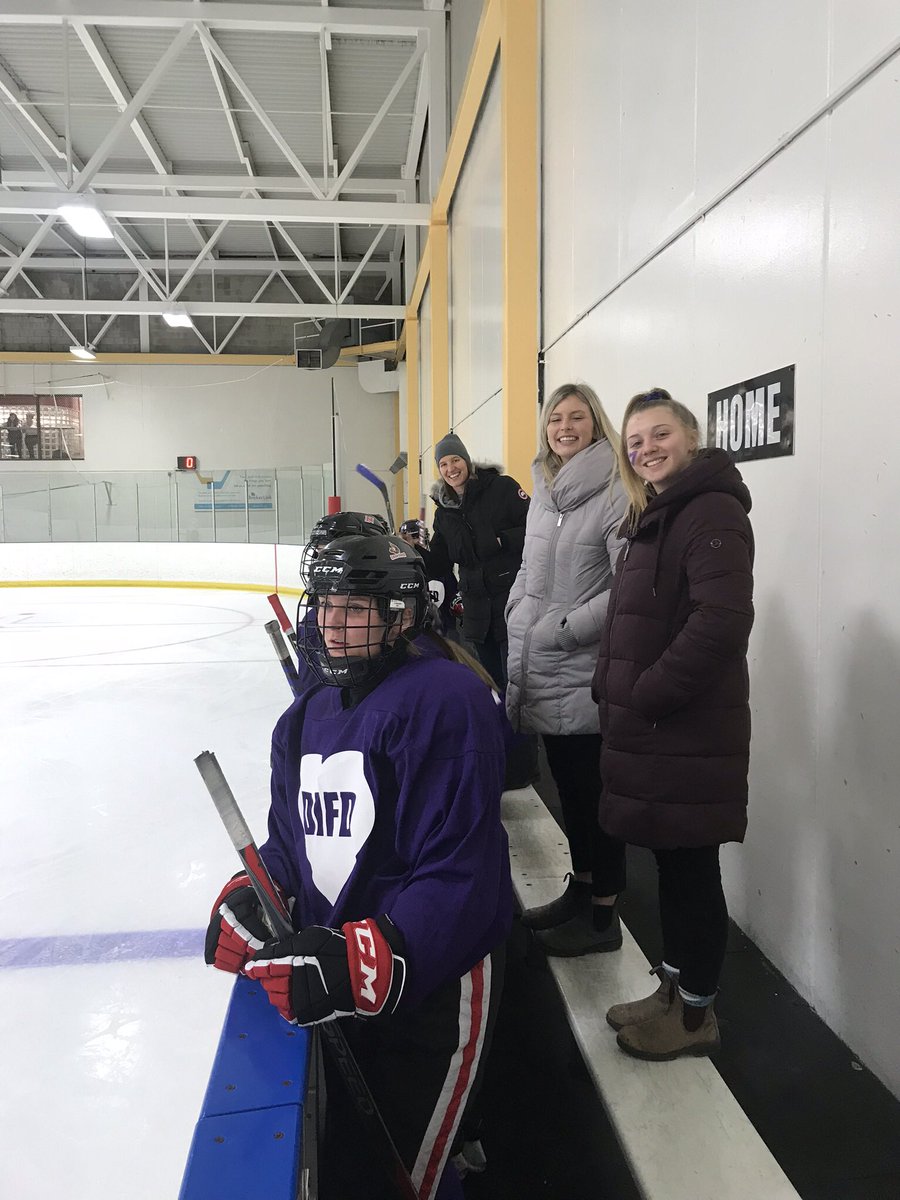 Rebecca Chambers tweet media