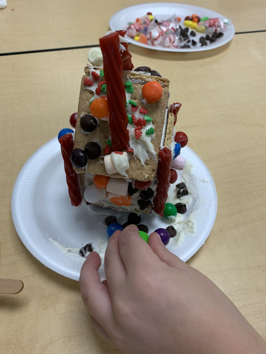 Writing on tables AND Gingerbread houses!  It was a great Friday!! #tesbulldogs #WISDgreatness <a href="/Turlington_ES/">Evelyn Turlington Elementary</a> #bulldogbrag