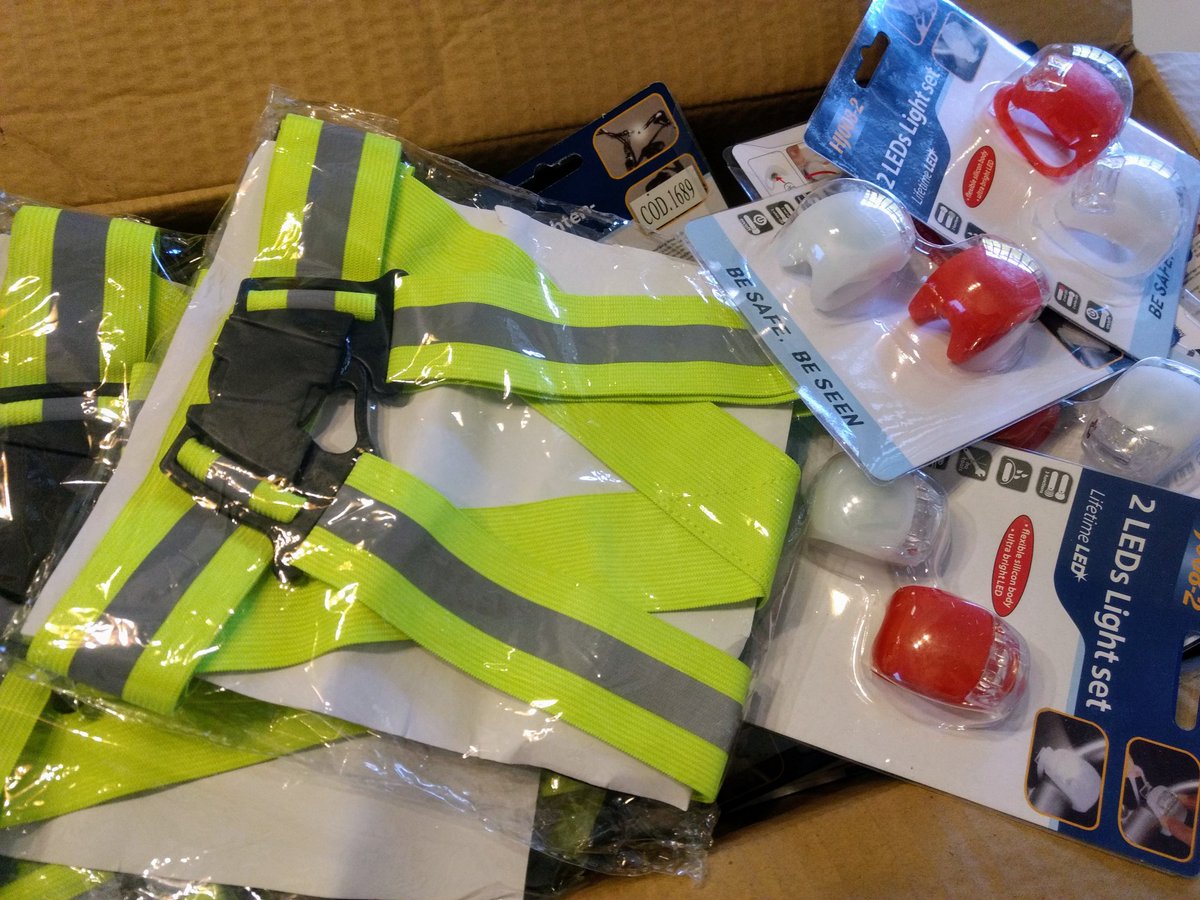 TALACLETA's tweet photo. Ya llegaron los elementos de seguridad que regalaremos este domingo!!! No te lo pierdas!!! https://t.co/1jYgs5x88E
