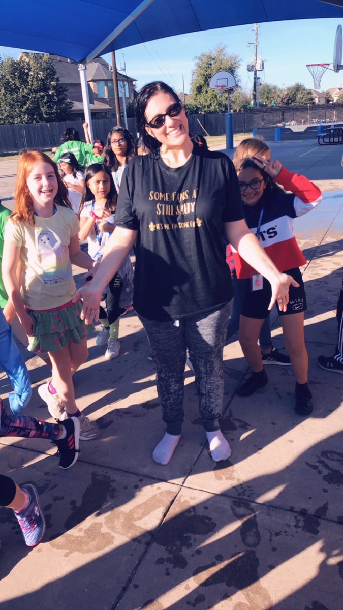 MsClarkeTWE's tweet photo. We had our Packathon water balloon reward today, and it was a blast! @TWEHowl #twehowl https://t.co/cjLMJNPJ3y