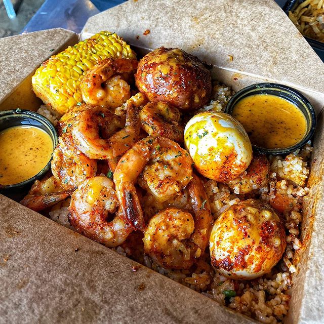 LotusSeafood's tweet photo. That fully loaded Loud Pack callin' your name 😏 https://t.co/hfNtLtVCXb
