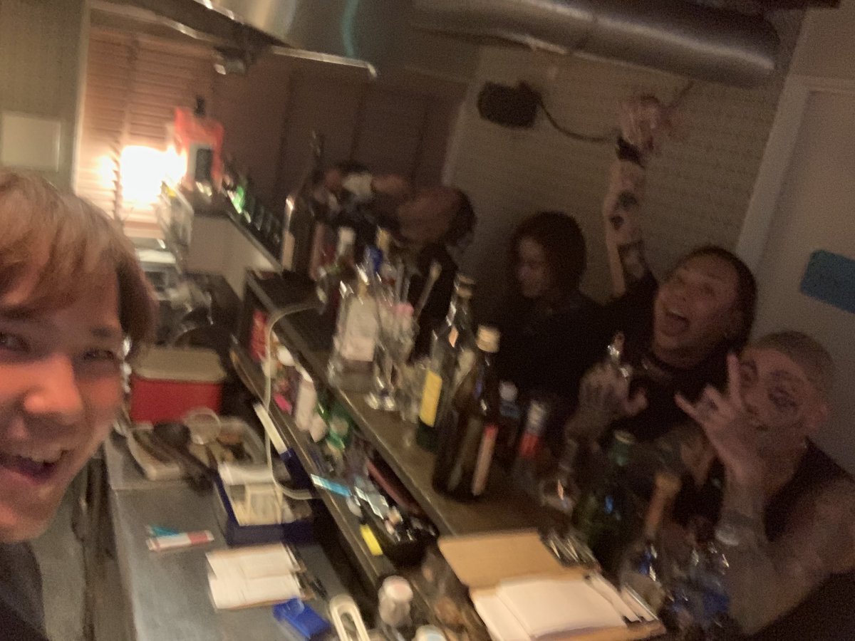 ROXKRATES's tweet photo. 遊びまくり最高😆
イケてるやつはとことん遊ぶ🔥
#djkd #fujitrill #anubis
#almarsss #barlough https://t.co/BbtrM9YOo1