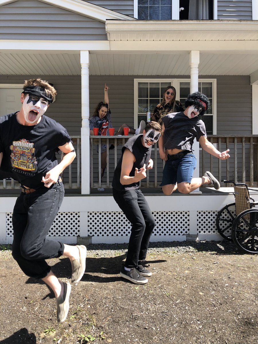 slaminsamreal1's tweet photo. After a long, hectic, and emotional week for the state of Maine, everyone deserves a pick-me-up. Here’s a picture of me from college (7 months ago)...let’s rock this weekend. #KISS https://t.co/vpOcTXKp1s