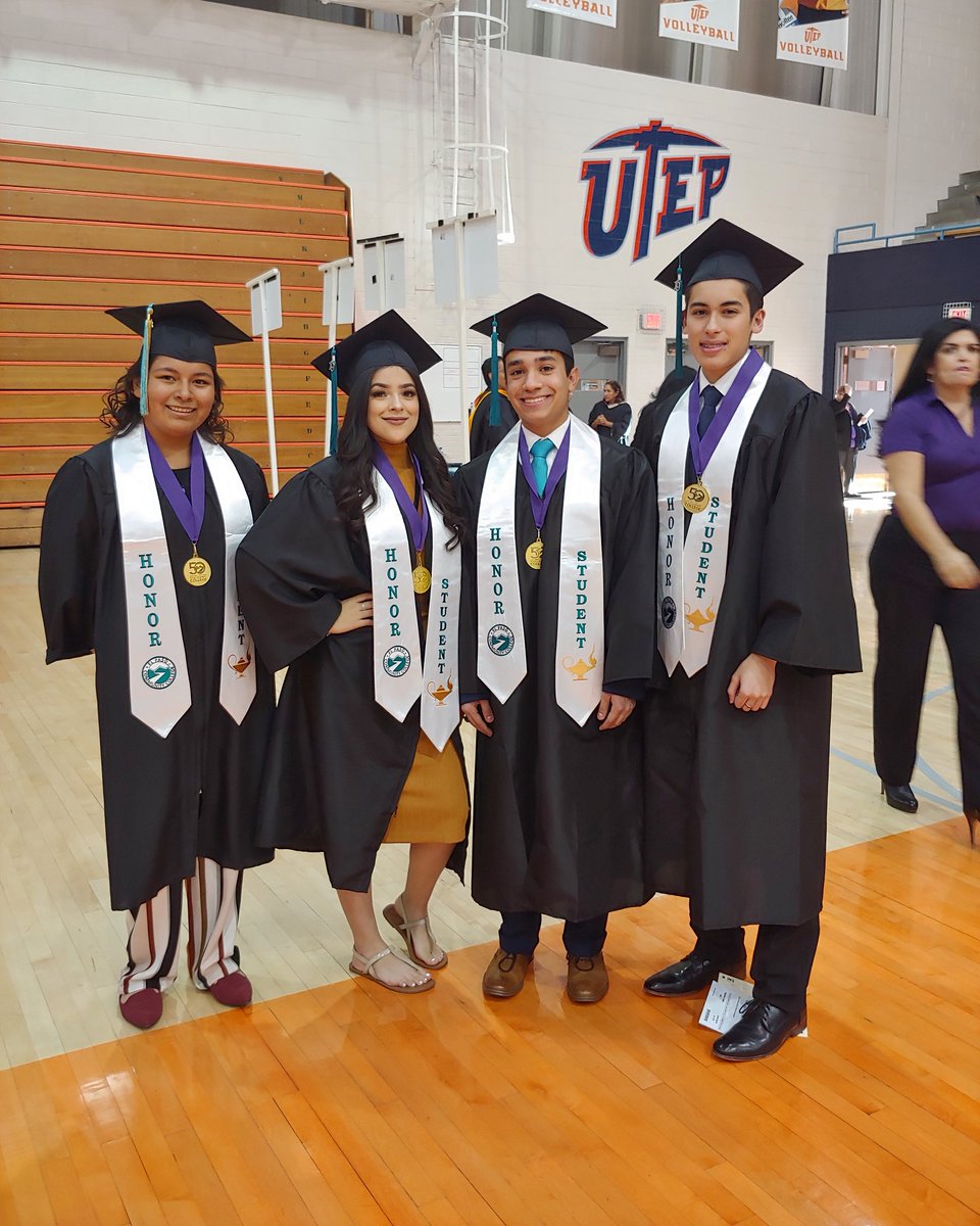 EPCCNews's tweet photo. Reach for the stars! Congrats to our honor students for their extra effort, hard work and dedication. #EPCCpride #EPCC50 https://t.co/JMFhgSSPxB