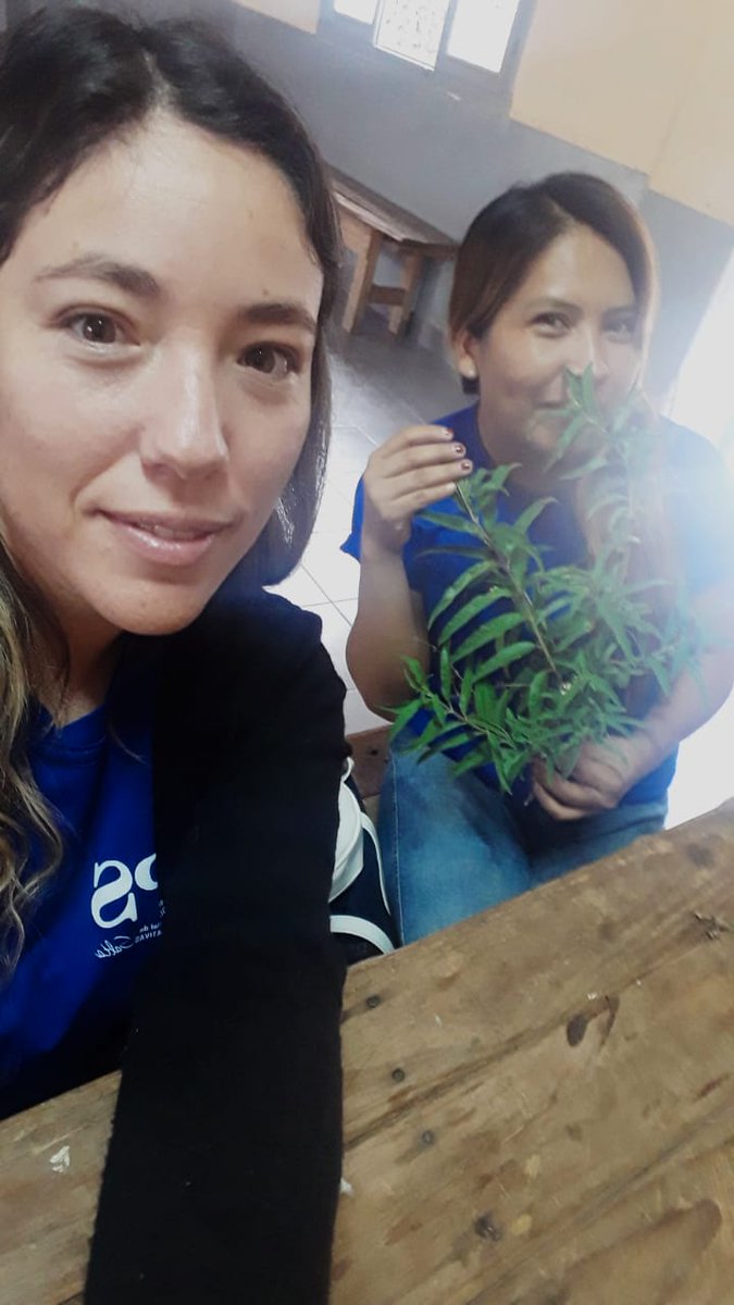 Poner el corazón en todo lo que se hace es brindar calidad. El equipo Interdisciplinario <a href="/EmilseSegundo/">Emi Segundo del castillo</a> <a href="/Judit8707/">Judit Fernández</a> preparo el mate para los niños del Merendero B° Jardín #TrabajoEnTerritorio <a href="/FanjulGabriel/">Gabriel Fanjul A.</a> <a href="/romyalancay/">Romina Alancay</a>