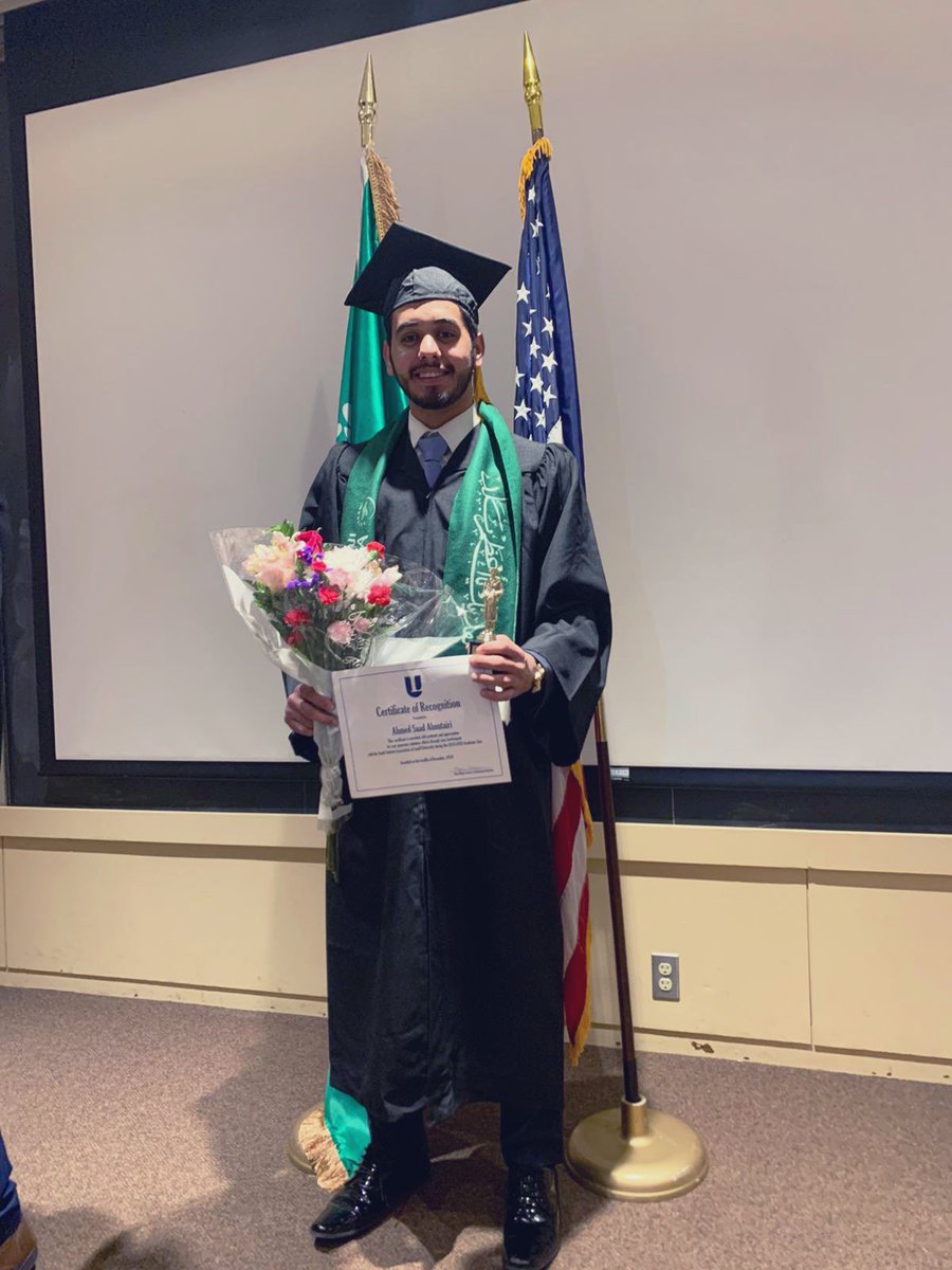 aljumaiah9's tweet image. اللهم ليس بجهدي واجتهادي 
وانما بتوفيقك ،،

تم بحمد لله وتوفيقه تخرجي 
من مدينة بوسطن في امريكا 
جامعة Lasell university 
بدرجة البكالوريوس بتخصص 
 العلاقات العامة والعلوم السياسية.