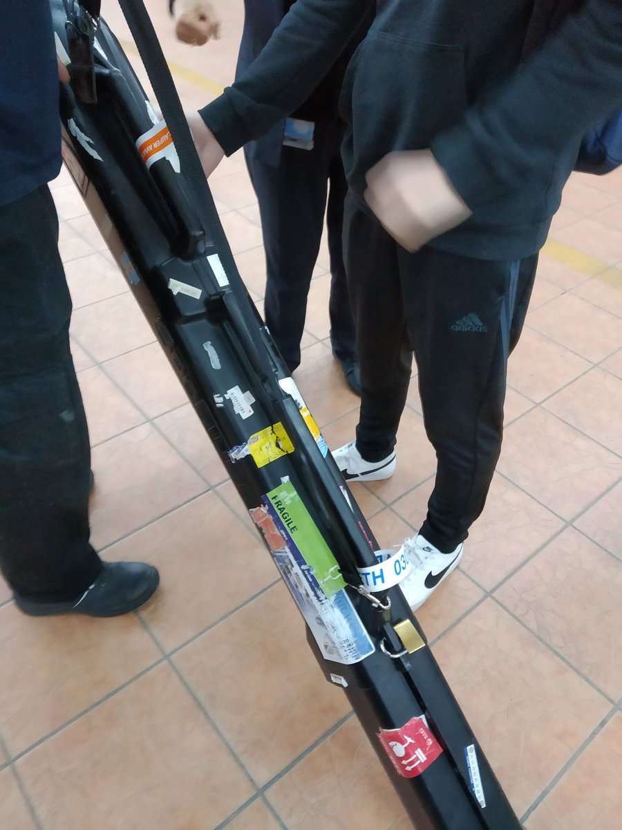AshPinches's tweet photo. @Ryanair help please find my cue lost on flight FR9273 Stansted to Eindhoven need it for tomorrow's tournament #desperate #anyhelpappreciated x https://t.co/a8PCYiNwmV