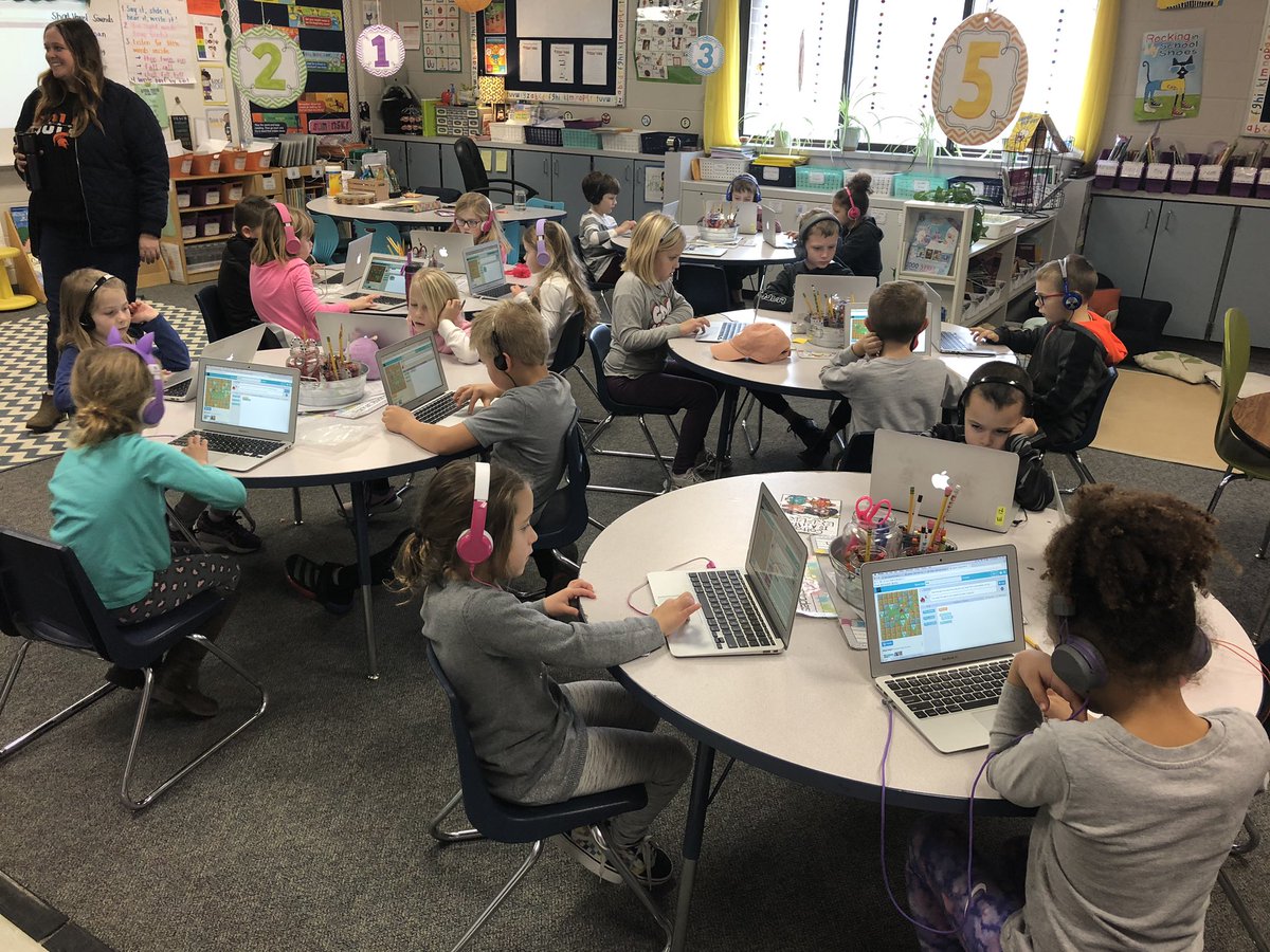 This week Lakeview’s 1st, 2nd, and 3rd graders celebrated Computer Science Week by participating in an Hour of Code. #scsd #spartanshare #gwaealibs