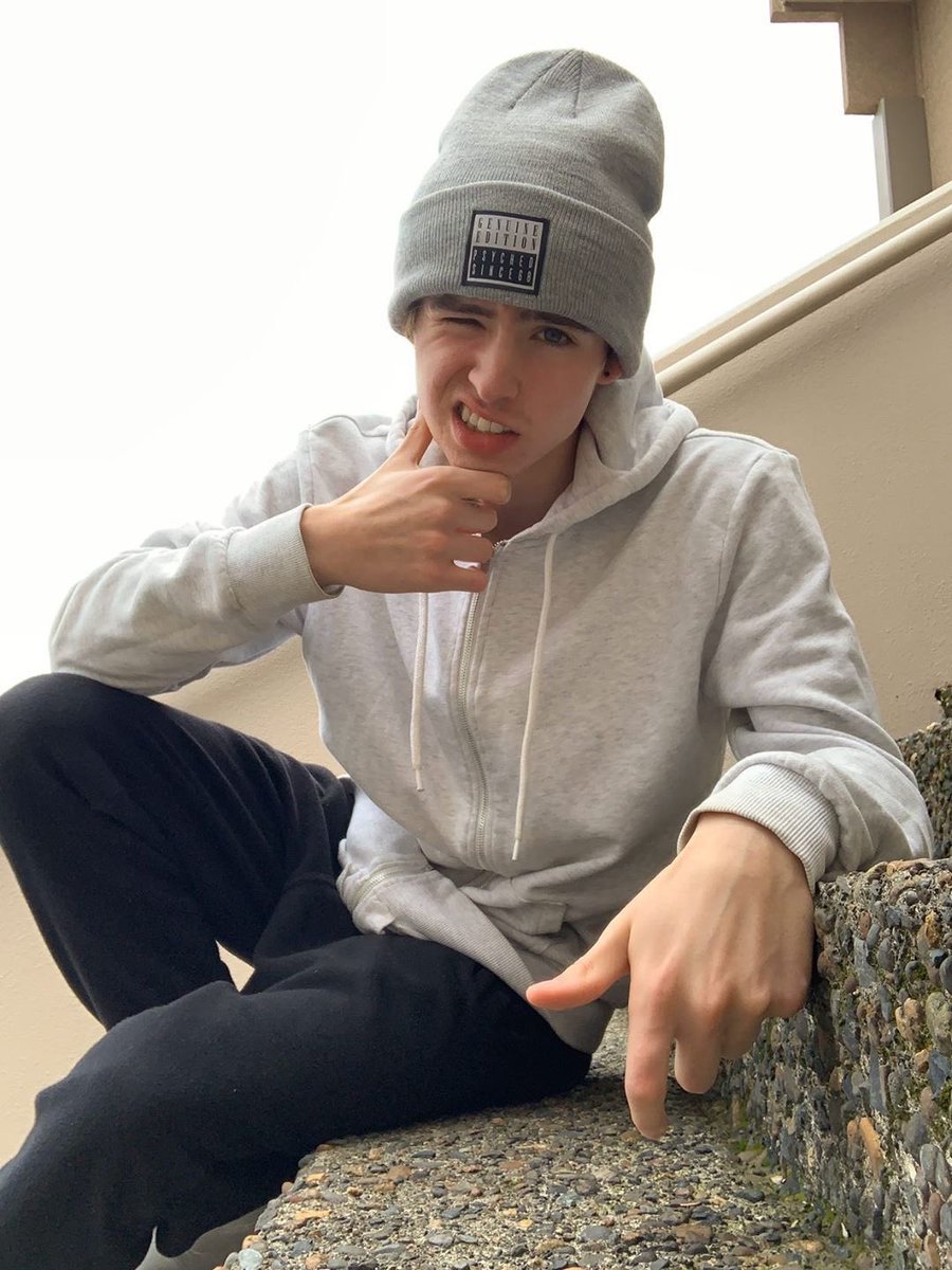 BenjimanMiranda's tweet photo. He really do just be vibin tho https://t.co/TC26vmMMnQ