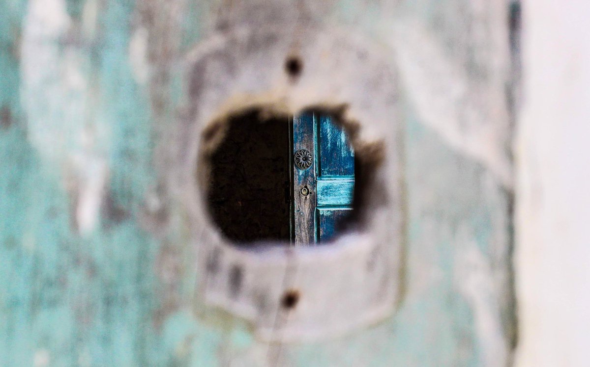 Sulasian's tweet photo. Go within

#windoors #capeverde #colorsofcapeverde https://t.co/4XVw8A3iXn