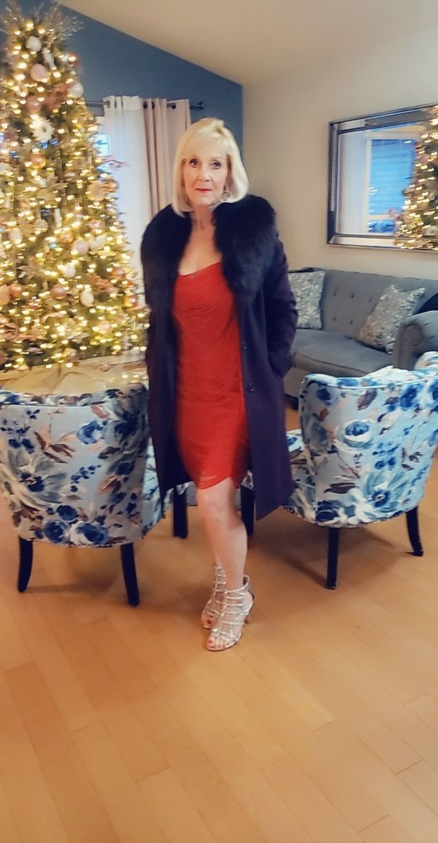 ceraldi_carleen's tweet photo. Off to the long awaited Christmas party.
#goddessalertπ¨ #hardhatandheels #hardhatandlipstick
#constructiondiva https://t.co/2EOXXJLtpN