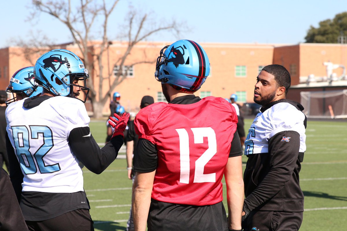 Live photo of me telling <a href="/LandryJones12/">Landry Jones</a> the pop-pass still works 👀