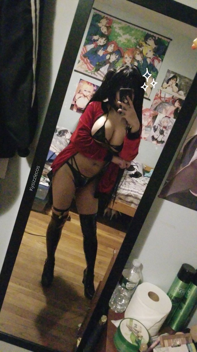 Kysizzle's tweet photo. 😊 🏁 
#アズールレーン
#cosplay #大鳳 https://t.co/54XQBMM6wj