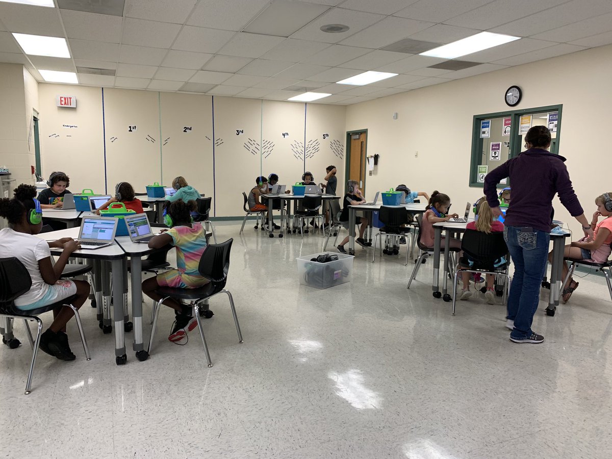 Mrs_Hansen3rd's tweet photo. Watch out world! 🌎 #coding #sunraysoars @sunrayexplorers https://t.co/dkKn5BPVYk
