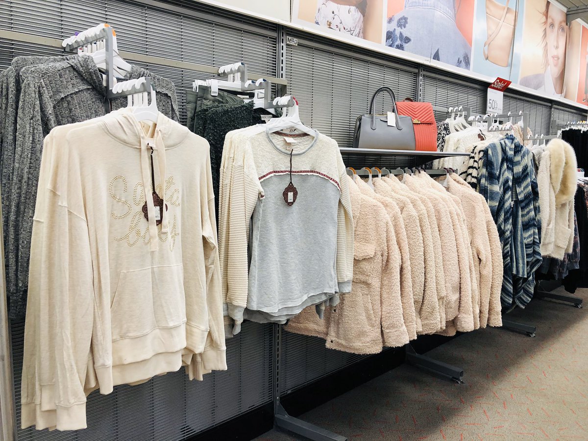 staceypartida's tweet photo. Store #0834 🎯 is Guest READY! for our 30% OFF on December 14 ONLY Women’s, Kid’s and NIT Apparel and boots 👢👕🧥👗 #Target https://t.co/rgrZQdGRAp
