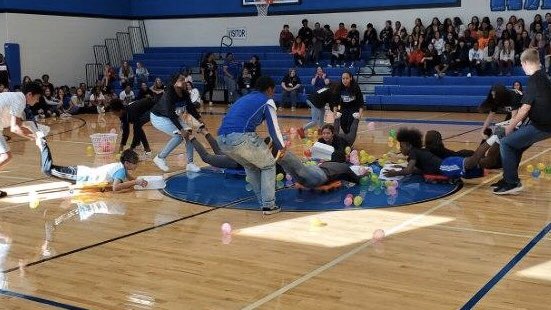 AimeeCriswell1's tweet photo. @DrAnthonyMS held its first ever pep rally today!  We were so happy to have @CyRanchCheer to join us to celebrate the 1st semester’s accomplishments! @VivBennett1 @GuyCheney1 @CyFairISD #CFISDspirit https://t.co/3CcC6xgJSG