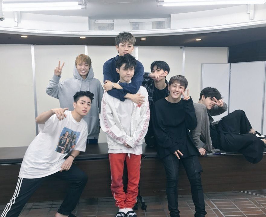 _SiRrrrr's tweet photo. D181:#GoodHeartHanbin
D182:#WaitingForYouHanbin
D183:#IrreplaceableHanbin
          #BeautifulBobbyKim
D184:#HanbinMusicIsLife
D185:#MomentsWithHanbin
D186:#ComeHomeHanbin

#hanbin #ikon #bobby #jinhwan #junhoe #donghyuk #chanwoo #yunhyeong #아이콘 https://t.co/97JUyJytBo
